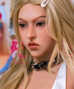 Alternative view of Marlene